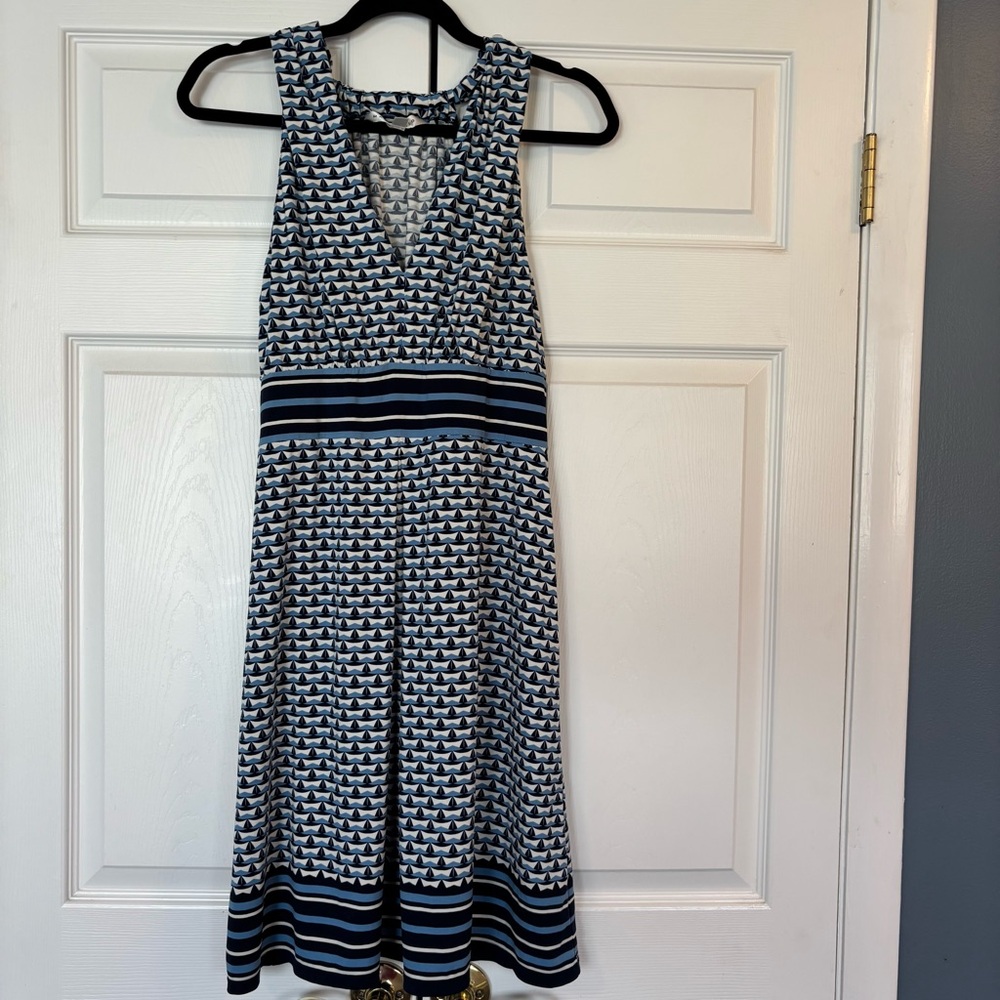 Max Studio Navy & White Geometric V‑Neck Midi Dress